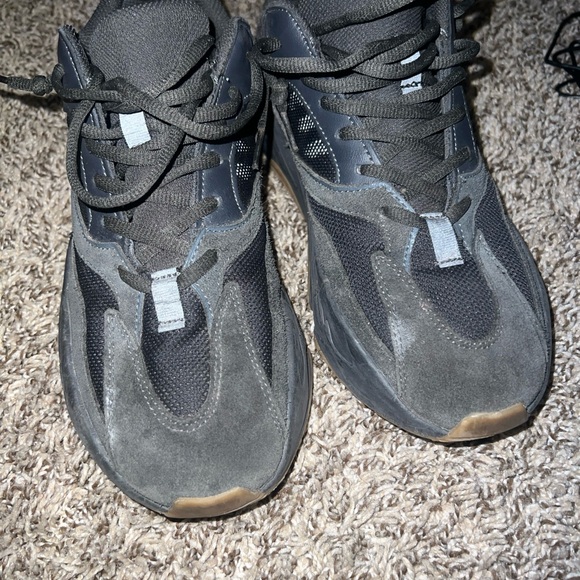 Yeezy - Picture 7 of 8